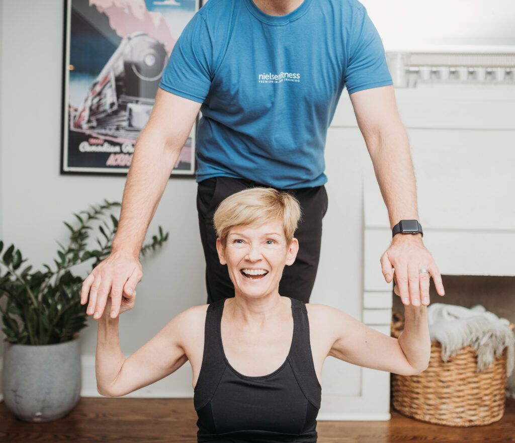 Personal Trainer in Toronto working with his client